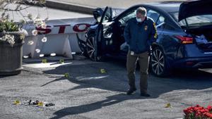 Imagen de un policía en la escena de un tiroteo en Estados Unidos.