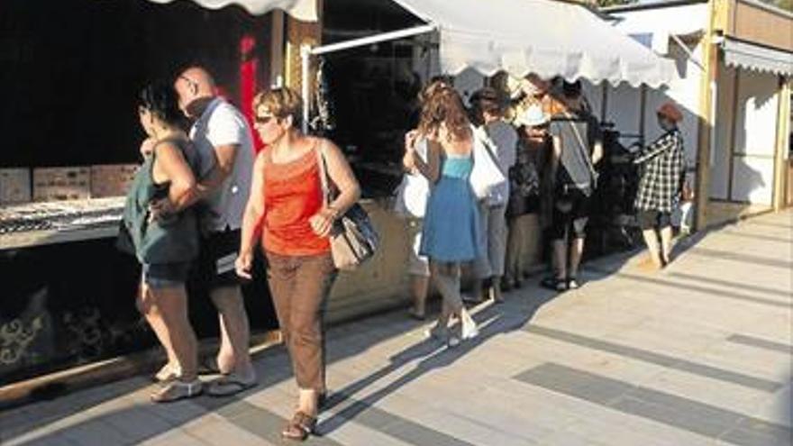 Benicàssim potencia el mercadillo del Torreón