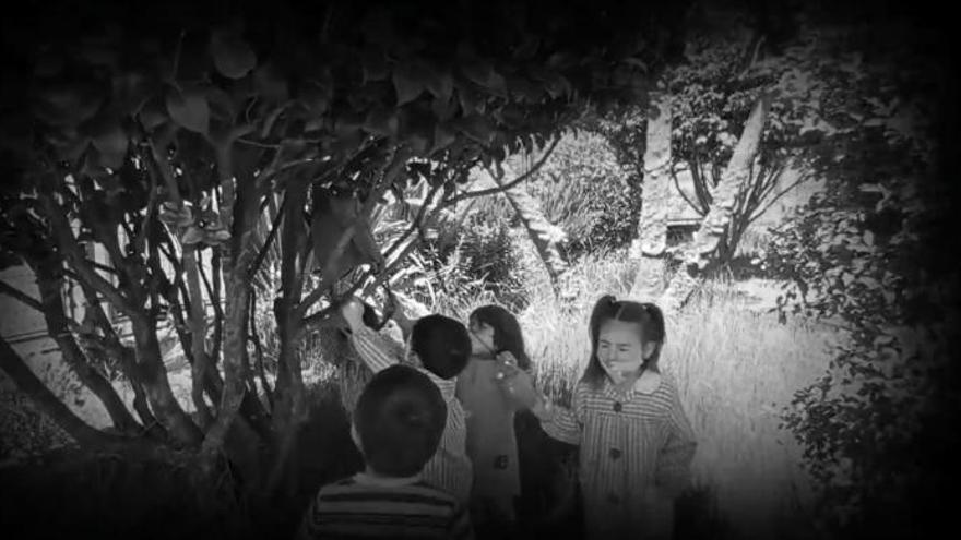 Escena del corto mudo y en blanco y negro “O Misterio do bolso”.