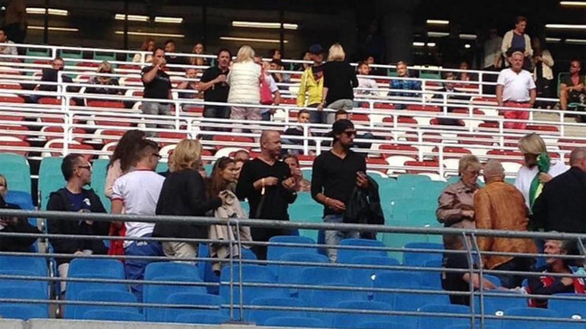 Khedira, en las gradas del Red Bull Arena de Leipzig