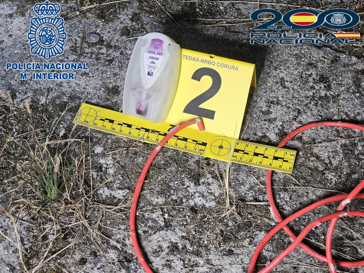 Kit de detección de explosivos utilizado por la Policía Nacional