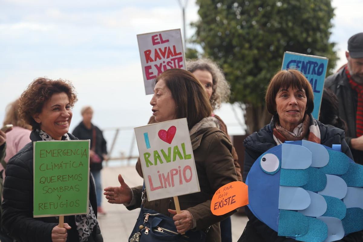 El Raval Roig de Alicante protesta por la falta de accesibilidad y ...