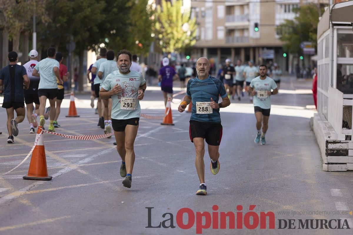 Carrera '10K Assota por ti' en Caravaca (salida y giro primera vuelta)