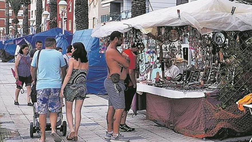 La Feria Pirata ‘toma’ Benicarló con artículos artesanos y sostenibles