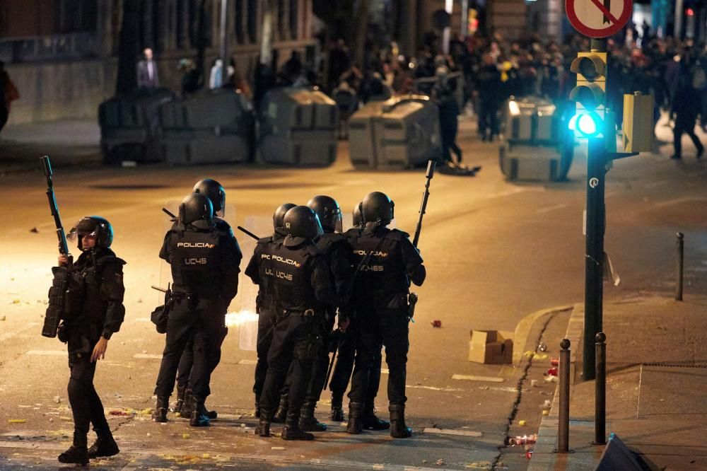 Galeria de fotos: Enfrontaments a Girona entre manifestants i policia