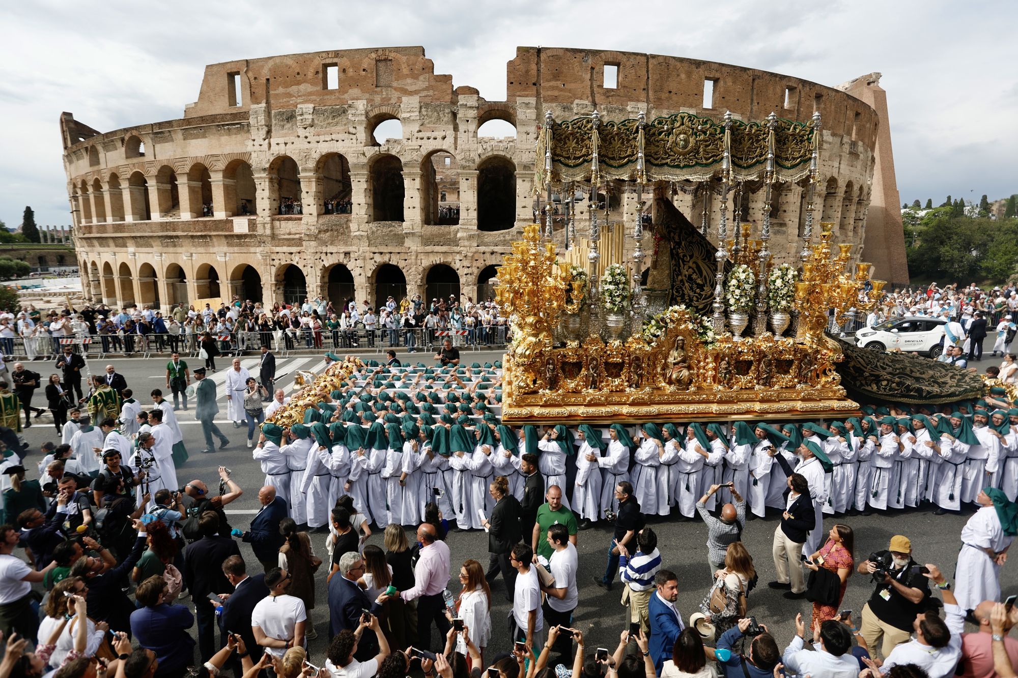 Gran procesión por el Jubileo de las Cofradías, en fotos