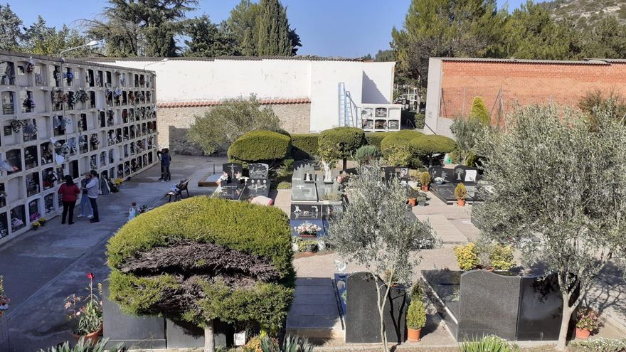 Sant Vicenç exonera la taxa de canvi de nom de nínxols, tombes i columbaris per promoure&#039;n l&#039;actualització