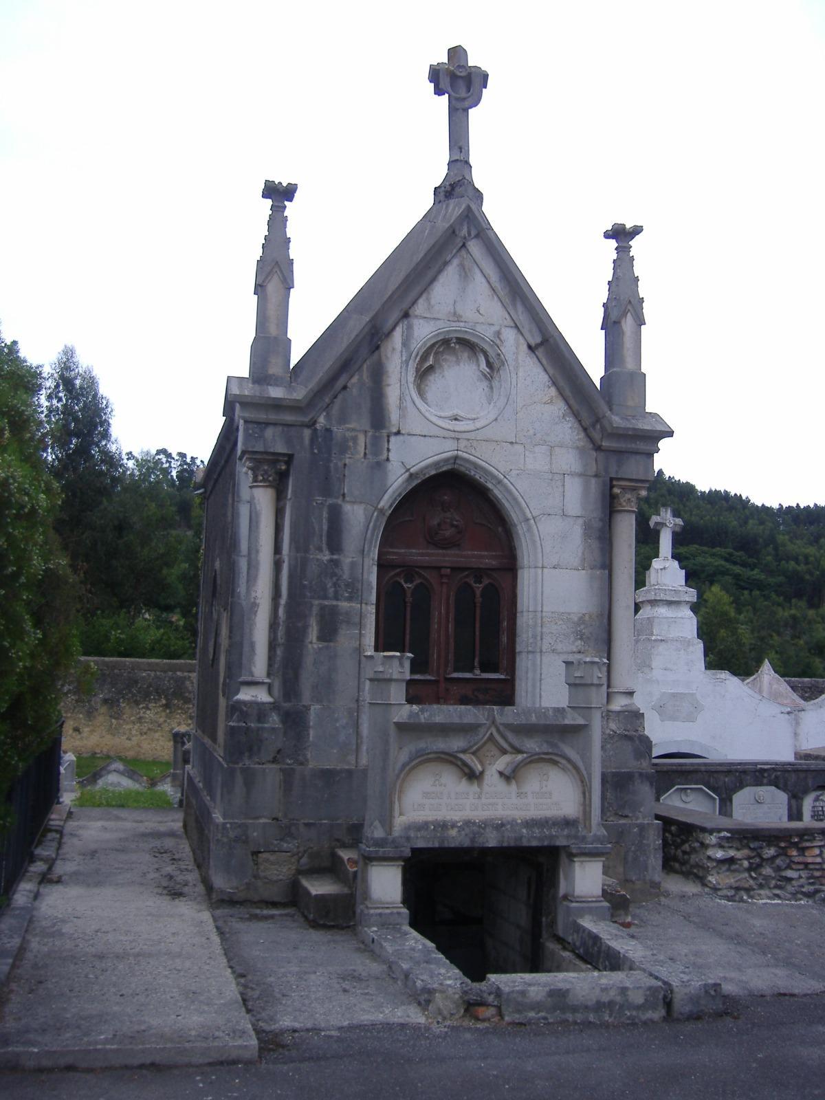 Panteón Manuel Posada Noriega.