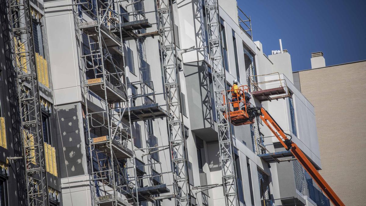 Un bloque en construcción en la ciudad de Alicante.