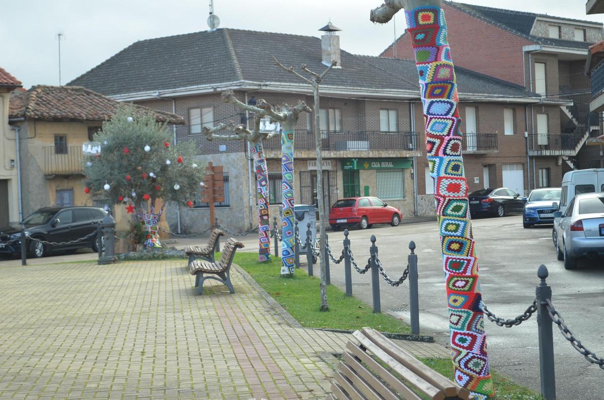 Así decora San Pedro de Ceque el pueblo por Navidad