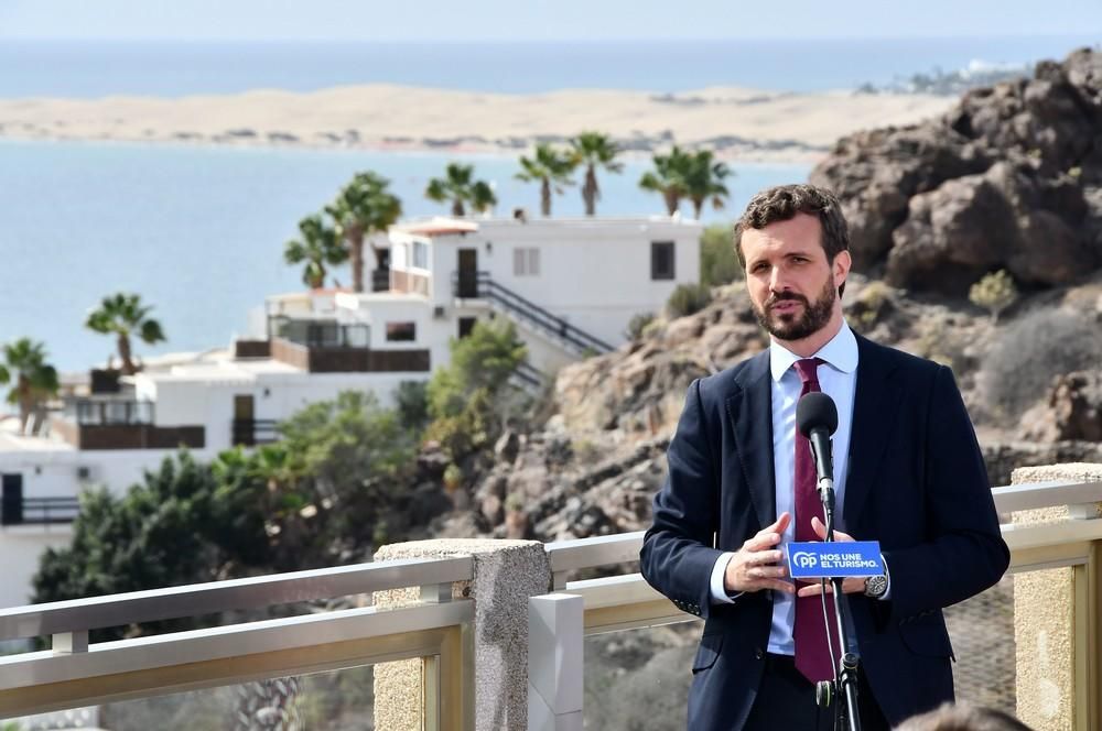 Encuentro de Pablo Casado (PP) con hoteleros en el sur de Gran Canaria