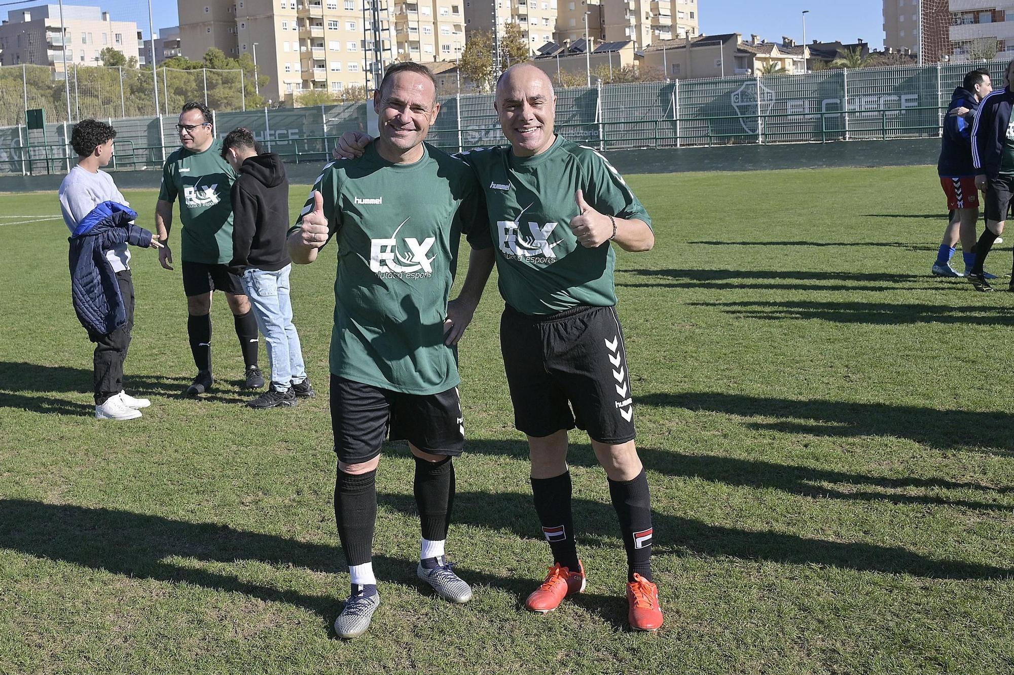 Partido de futbol benefico populares informadores