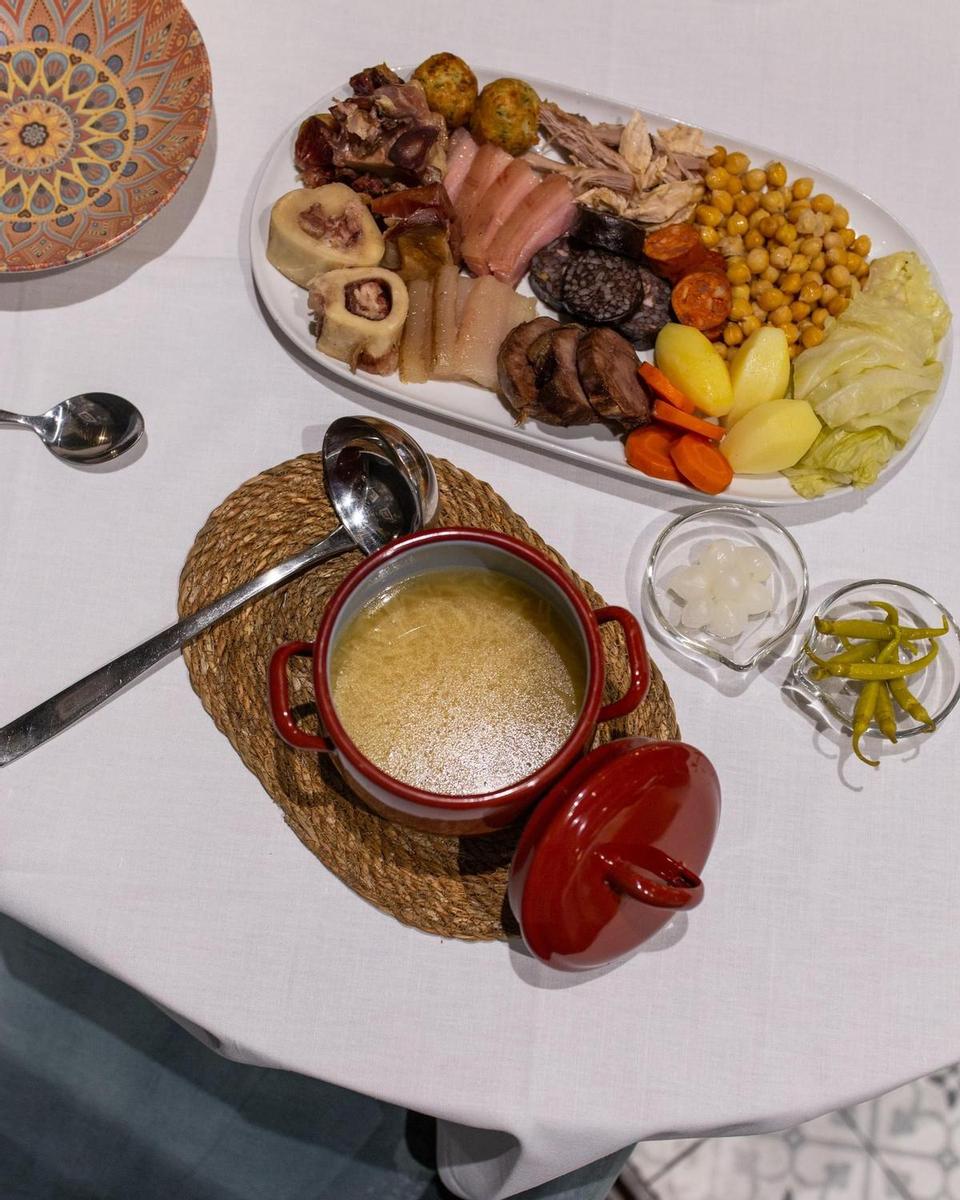 Restaurante barra y mantel