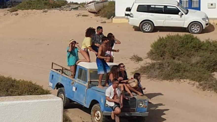 Parte del equipo de rodaje, en La Graciosa.