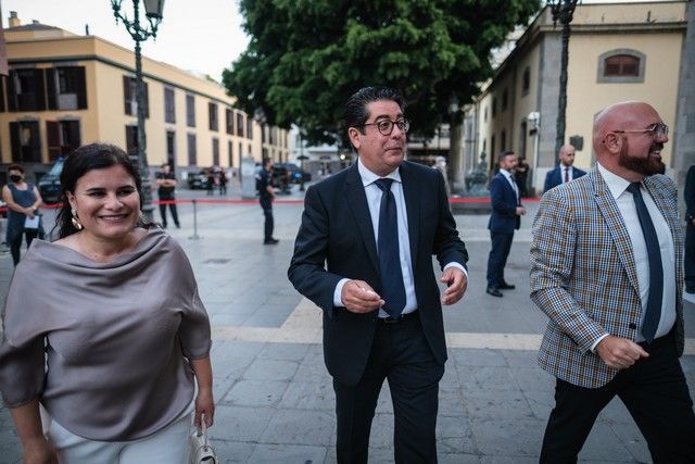 Acto institucional del Día de Canarias en el Teatro Guimerá