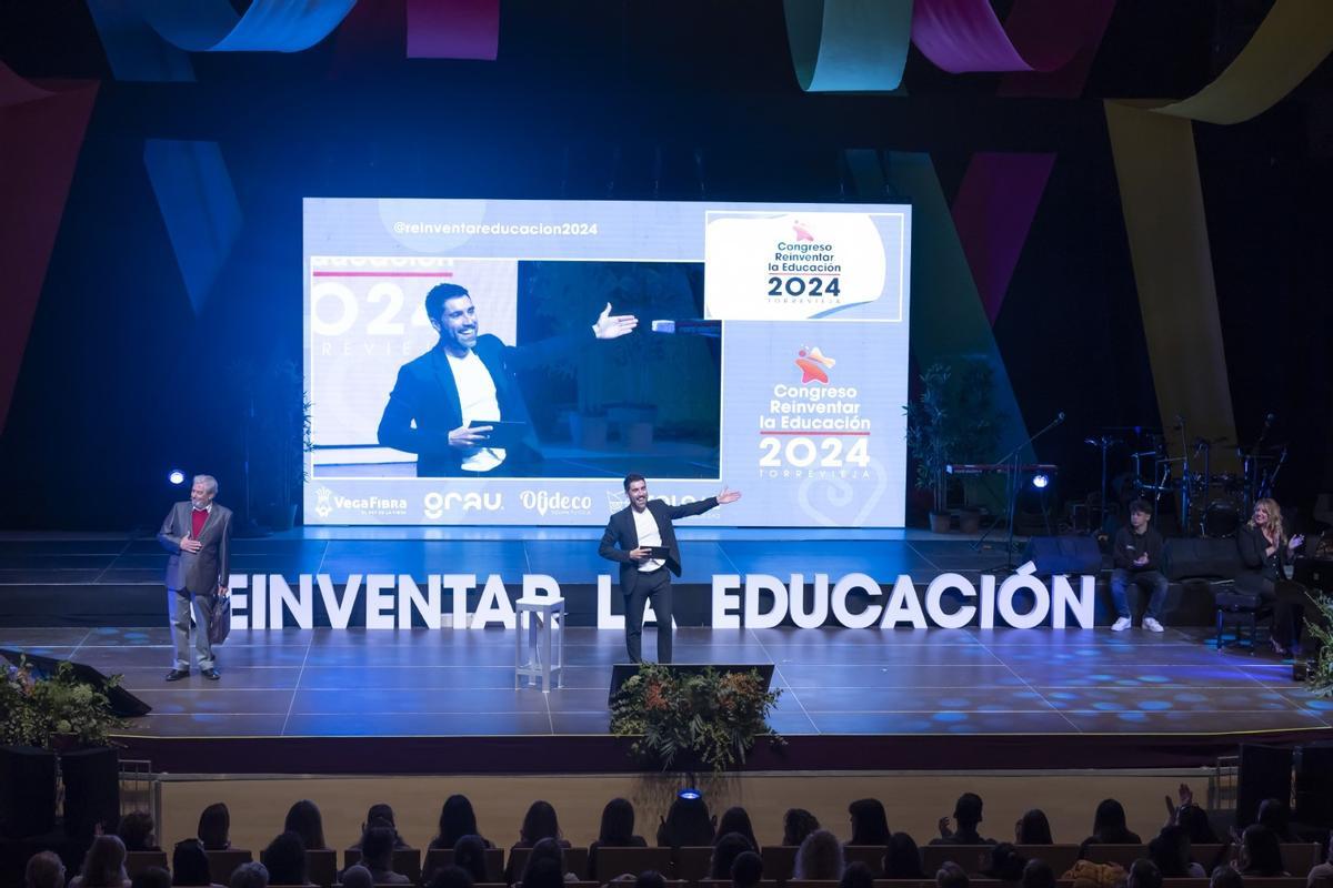 Aquí las mejores imágenes del 3º Congreso "Reinventar la Educación" en Torrevieja