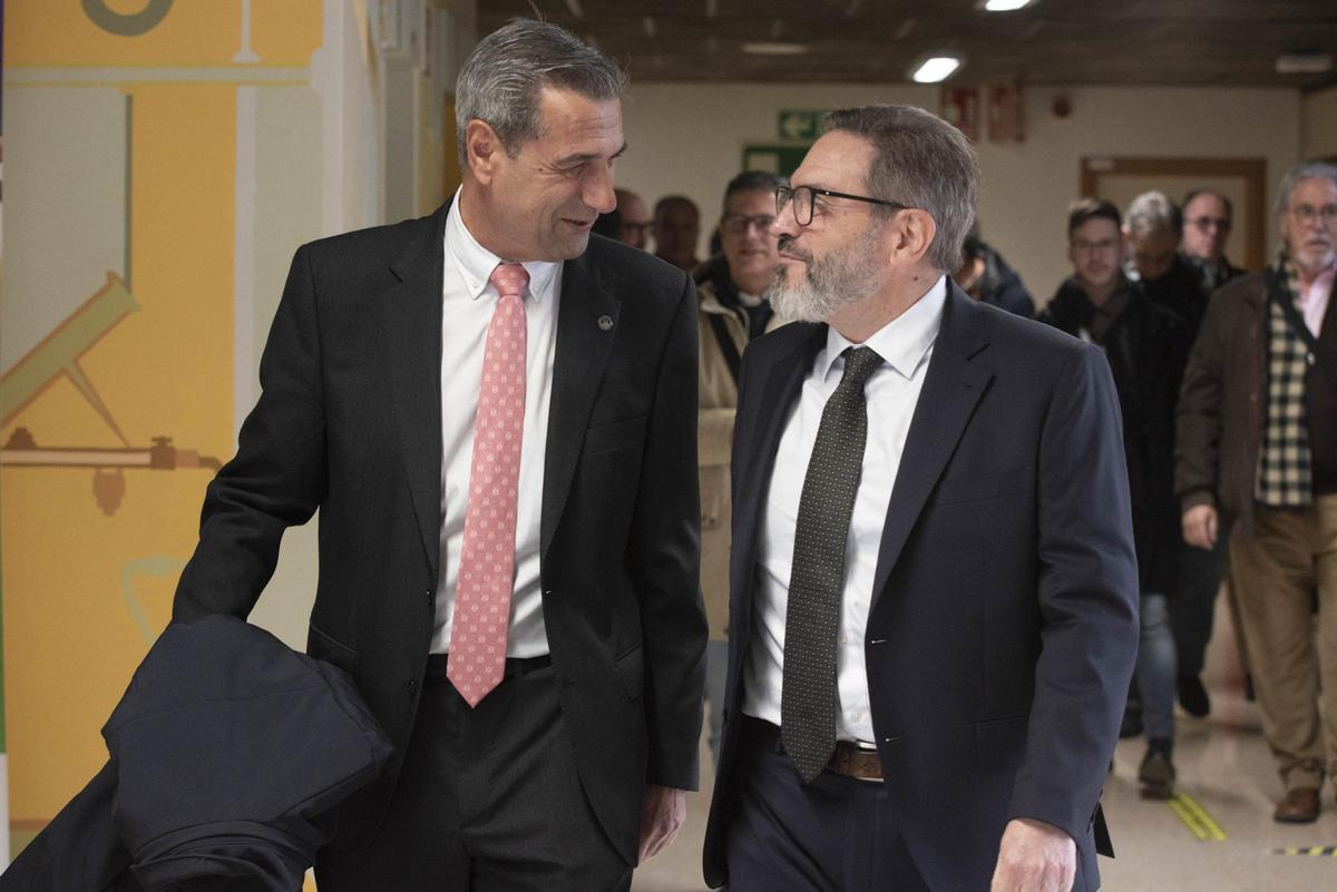 Guillermo Díaz, decano de Química (d), junto a Pedro Lozano.