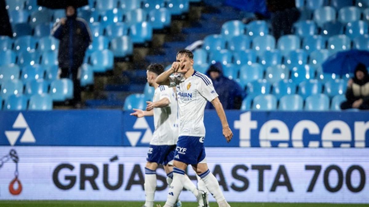 Dani Gómez celebra el tanto marcado ante el Eldense.