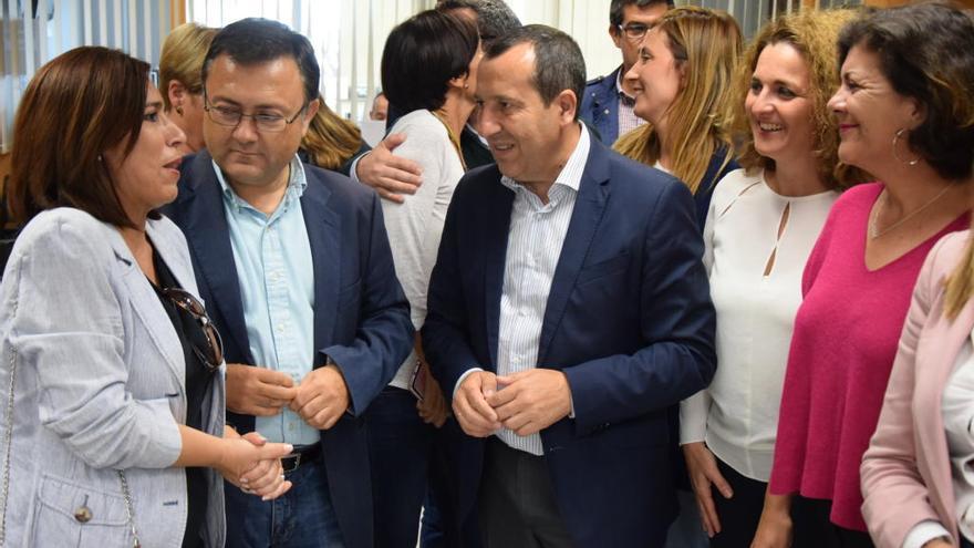 Heredia y Ruíz Espejo, entre otros, ayer en la sede del PSOE.