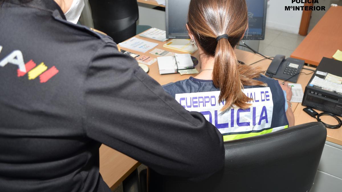 Agentes de la Policía Nacional.