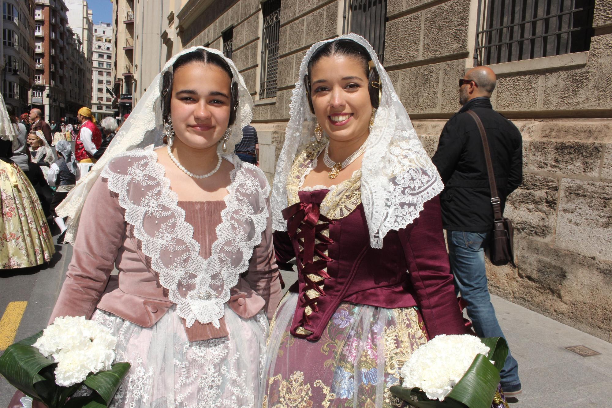 El desfile de falleras mayores en la Ofrenda a San Vicente Ferrer