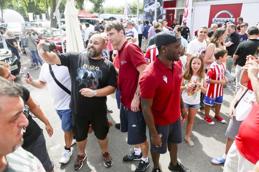 Visita del Sporting de Gijón a la Feria de Muestras de Asturias