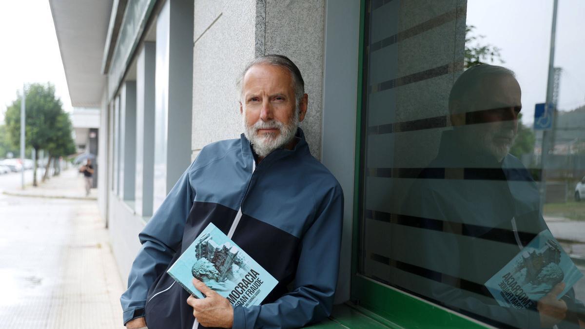Aquilino Fariñas, autor de «Democracia. El gran fraude».