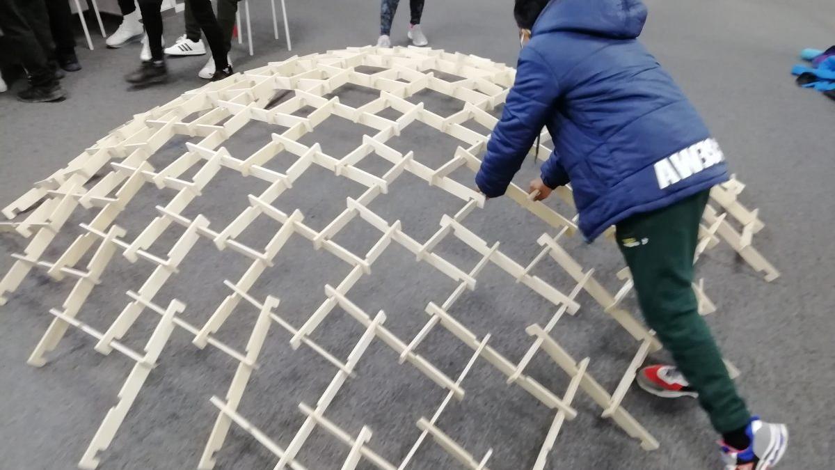 Una de las actividades realizadas por la clase de 1º de ESO en su salida al planetario y el museo de matemáticas.