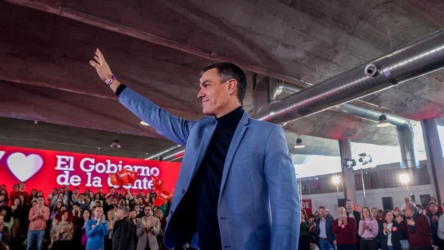 Sánchez y los barones abordan hoy el choque con Podemos y aprueban las listas para las elecciones