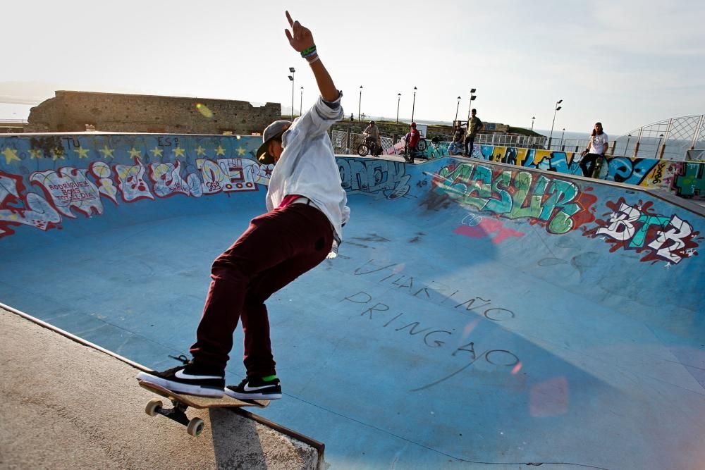 Skaters en Cimadevilla