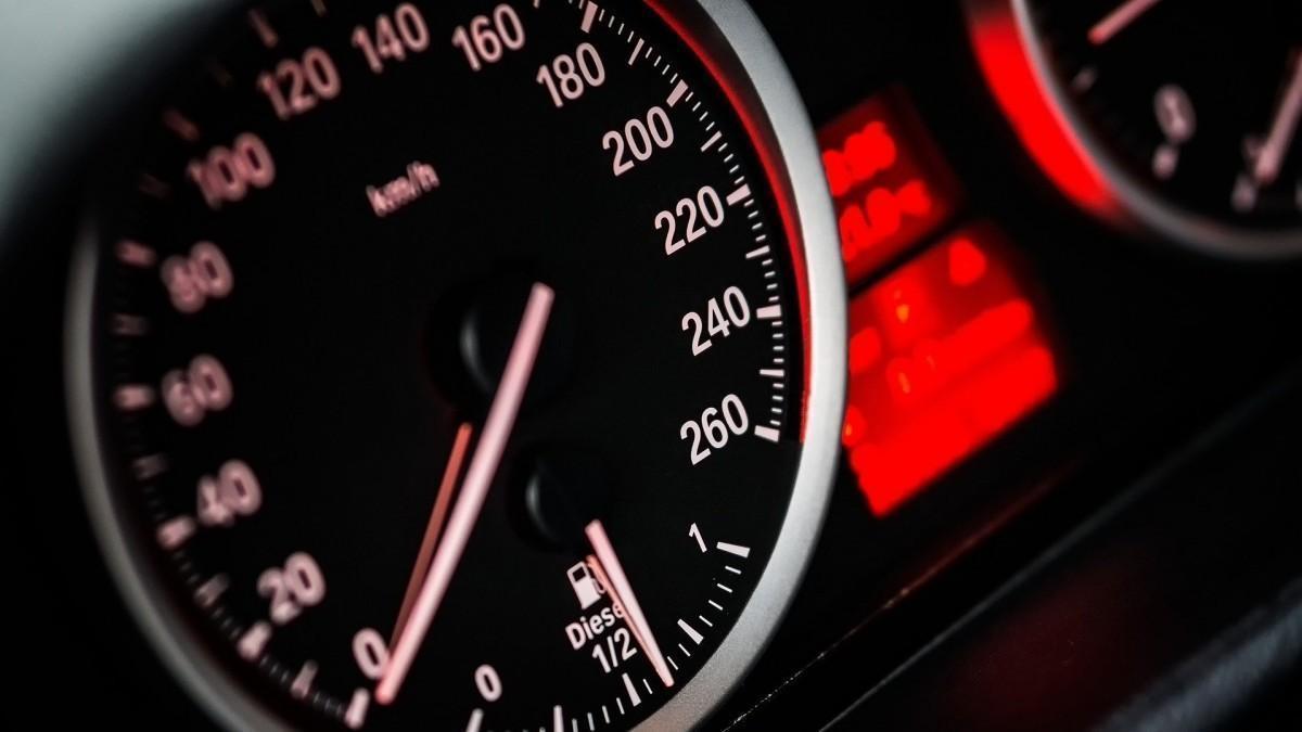 La DGT no té dubtes: aquesta és la velocitat exacta per gastar menys benzina