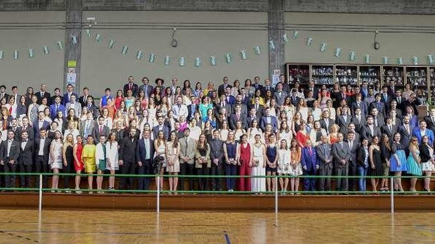 Graduación de los alumnos de ciclos del curso 2014-2015.