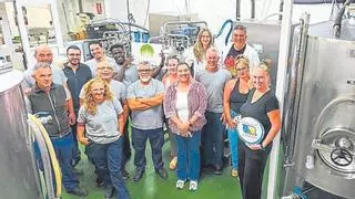 Lanzaloe une campo, industria y comercio en la misma isla