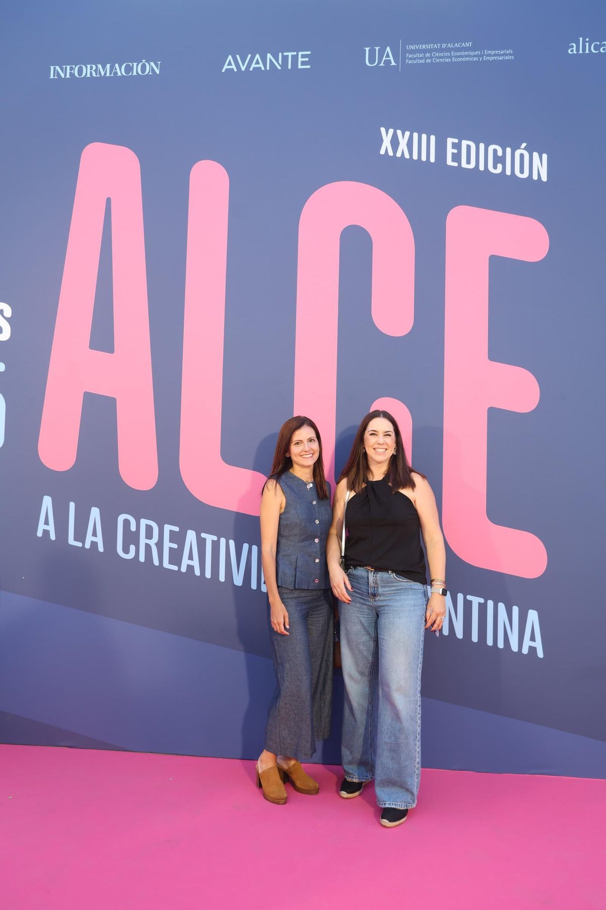 Acudieron a la gala, en representación del periódico, Lola Rosique y Cristina Ripoll, coordinadora de publicidad y directora comercial de INFORMACIÓN