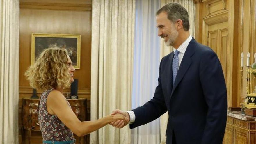 El Rey recibe a la presidenta de las Cortes