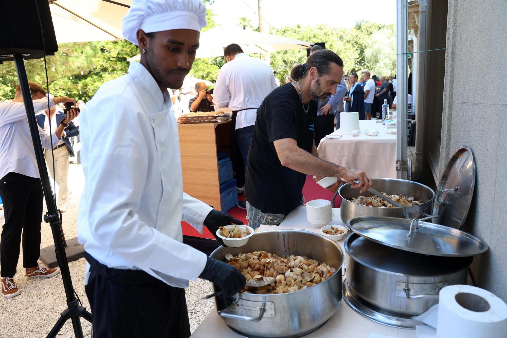Un momento del XVII Capítulo da Orde da Ameixa de Carril.