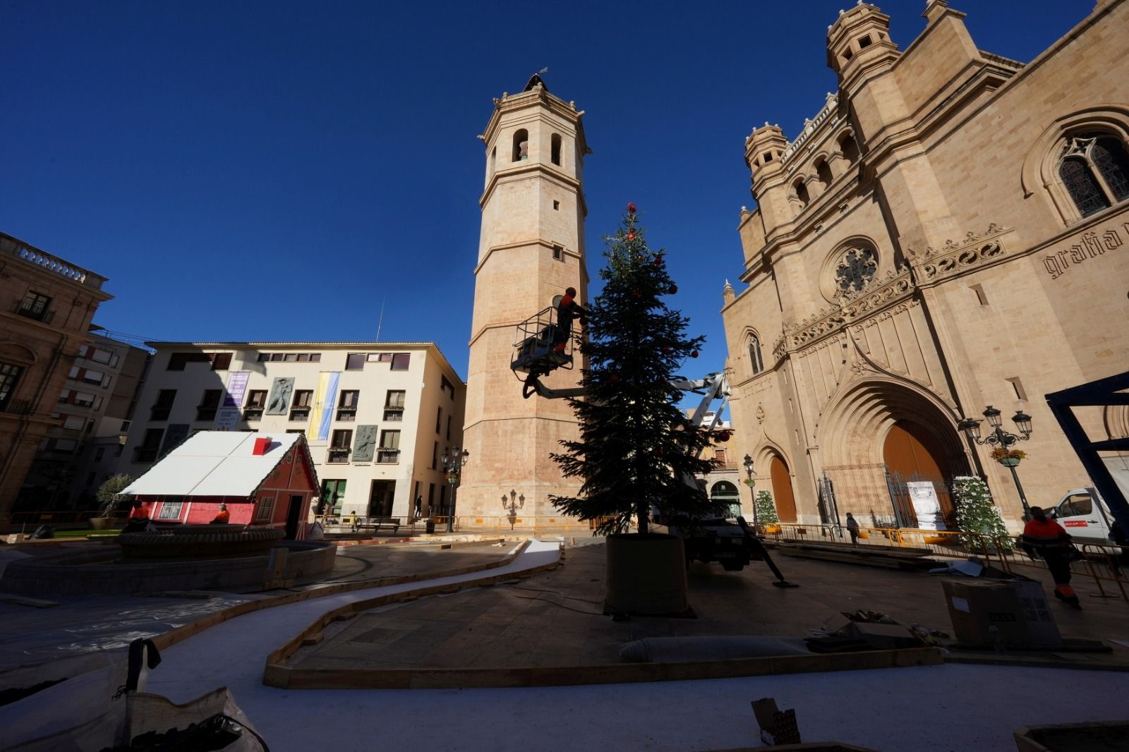 Castelló se engalana para la Navidad