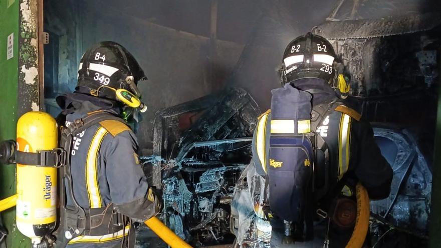 Six Cars Burned in Tenerife Workshop Blaze