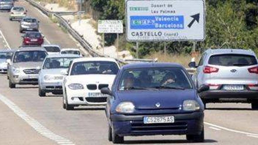 Tráfico recurre a cámaras para cazar a 24.000 coches que circulan sin ITV