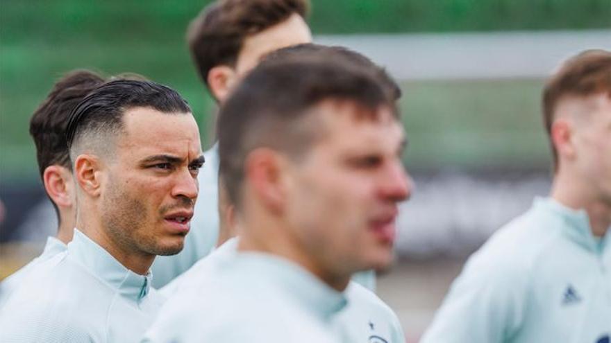 Raúl de Tomás, en un entrenamiento de la selección española.