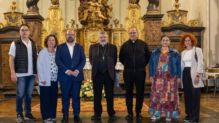 Escribano, Pérez, Ortiz y miembros de la corporación. | ROSS LECCA