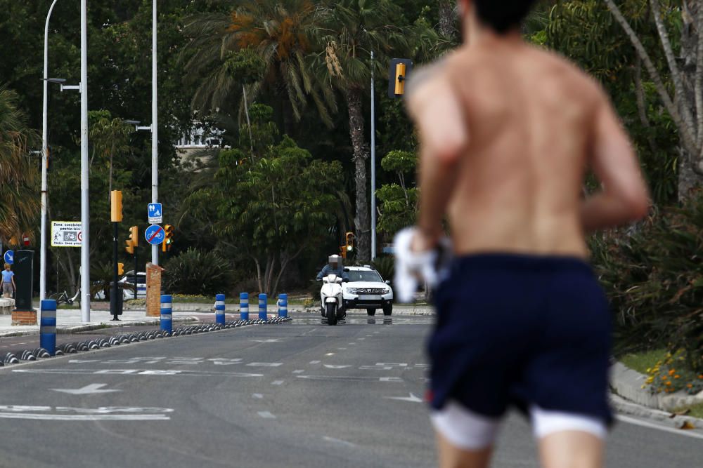 Este lunes ha tenido que reabrirse al tráfico rodado el paseo marítimo Pablo Ruiz Picasso, a pesar de que la pasada semana el Ayuntamiento de Málaga decretaba su cierre durante el tiempo que se mantuviese el estado de alarma.