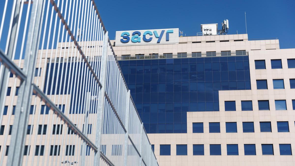 Archivo - Fachada de la sede de Sacyr, en Madrid (España)