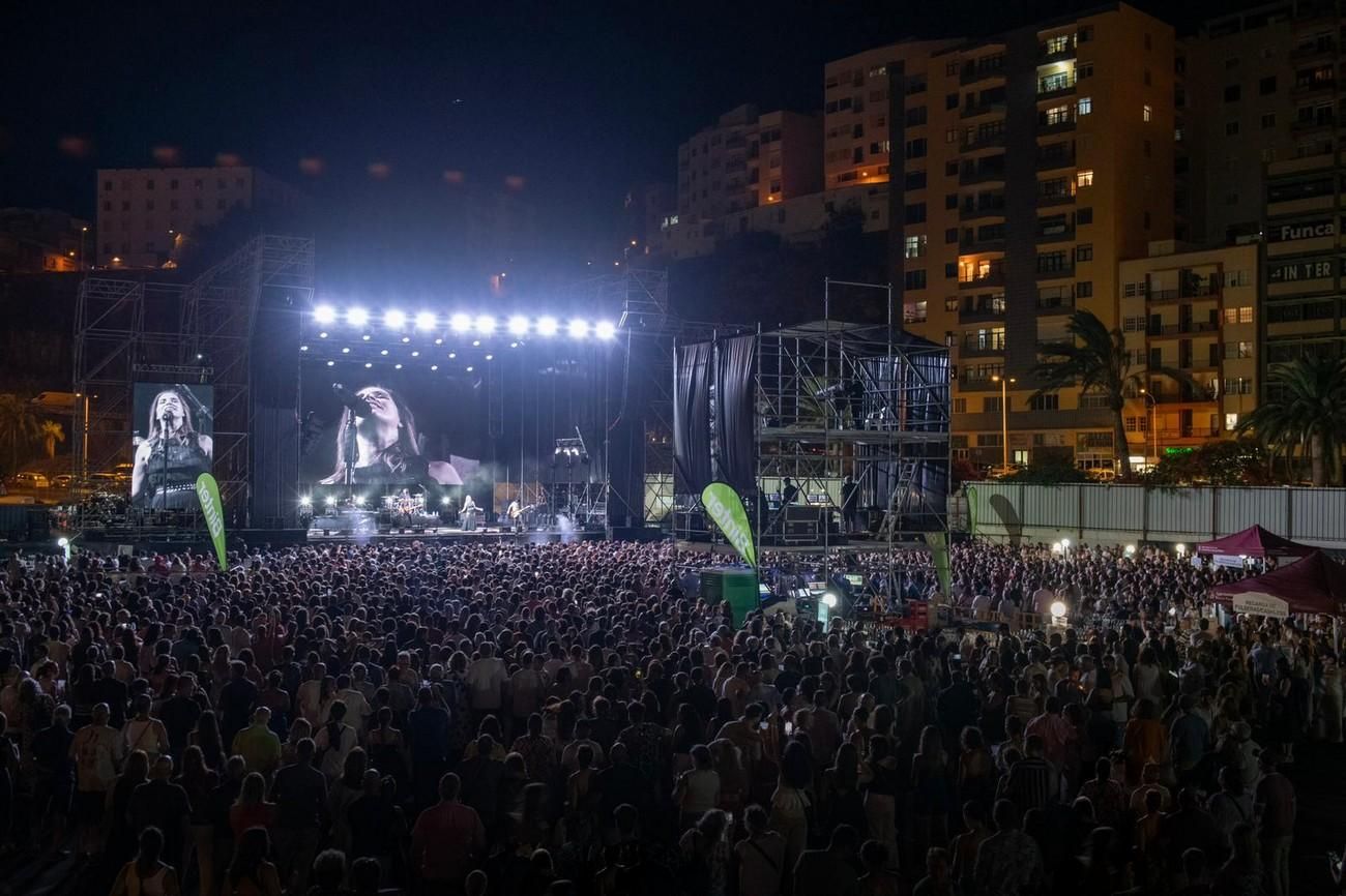Miles de personas vibran en Santa Cruz de La Palma con la primera edición de LOS40 Capital Pop