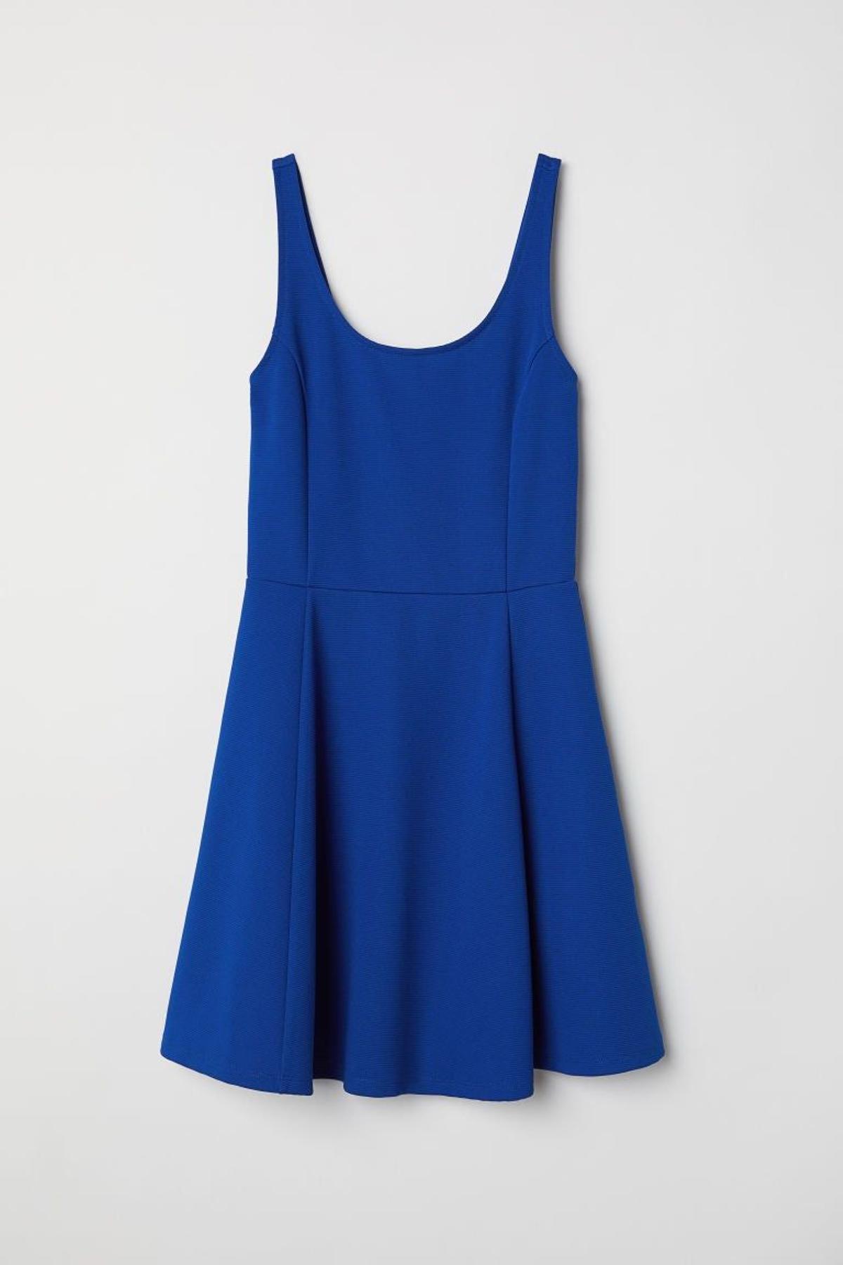 Vestido de tirantes azul de H&amp;M. (Precio: 6,99 euros)