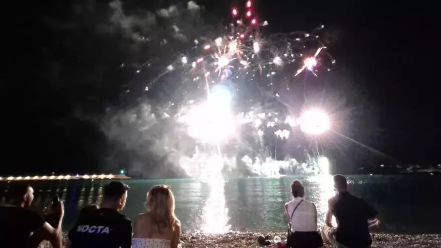 El cielo resplandece y el mar es un espejo: espectacular castillo en Xàbia