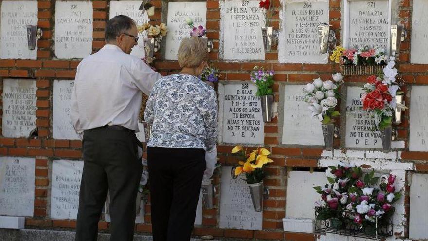 Muere un operario al caerle encima una lápida en Santiago de Compostela