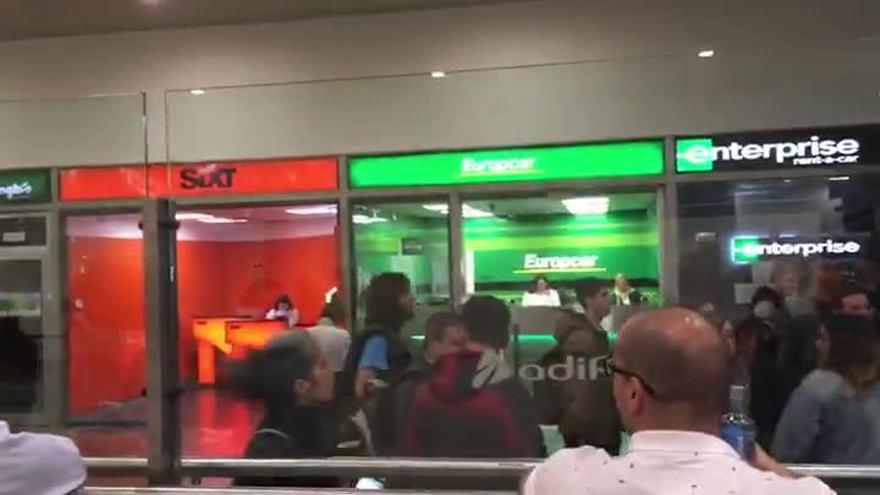 Tensión durante el desalojo de la estación del AVE en Sants