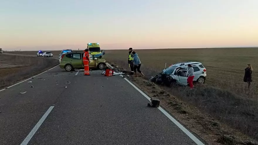 VÍDEO | Un fallecido y tres heridos graves en un accidente de tráfico en Zamora