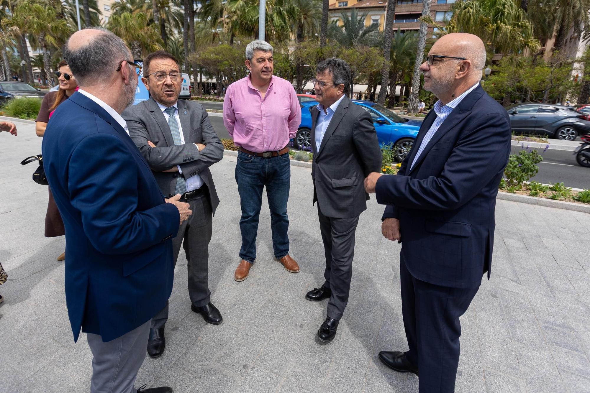 Explora Alicante en el paseo del puerto